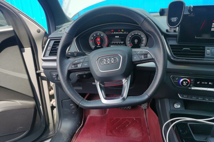 Used Audi Q5L Sportback 2022 Updated 40 TFSI Luxury Edition Steering Wheel