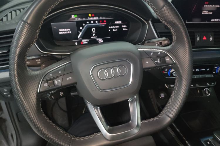 Used Audi Q5L Sportback 2022 Updated 45 TFSI Luxury Edition Steering Wheel