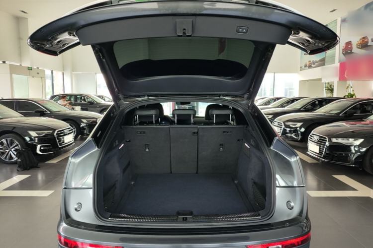 Used Audi Q5L Sportback 2022 40 TFSI Luxury Model Trunk