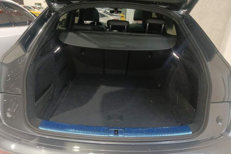 Used Audi Q5L Sportback 2022 40 TFSI Luxury Model Trunk