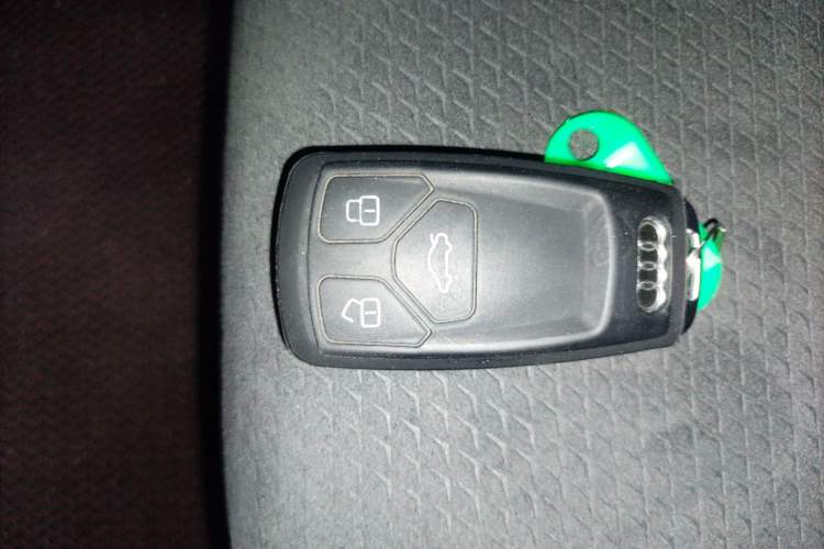 Used Audi Q5L Sportback 2022 40 TFSI Luxury Model Vehicle Key