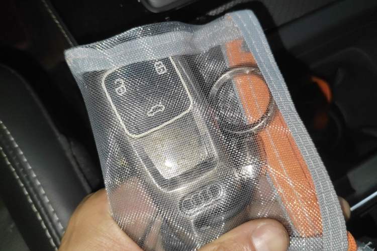 Used Audi Q5L Sportback 2022 40 TFSI Luxury Model Vehicle Key