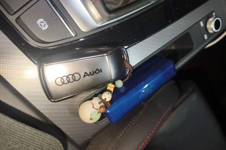 Used Audi Q5L Sportback 2022 Restyled 40 TFSI RS Kit Performance Version Vehicle Key
