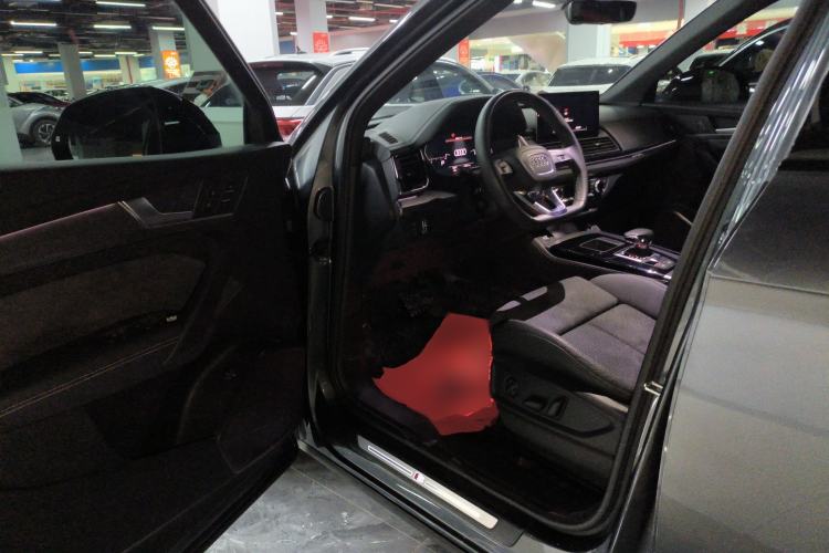 Used Audi Q5L Sportback 2022 Updated 40 TFSI Luxury Edition Driver Seat