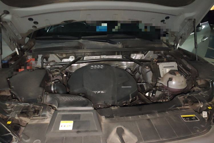 Used Audi Q5L Sportback 2022 40 TFSI Luxury Model Engine Bay