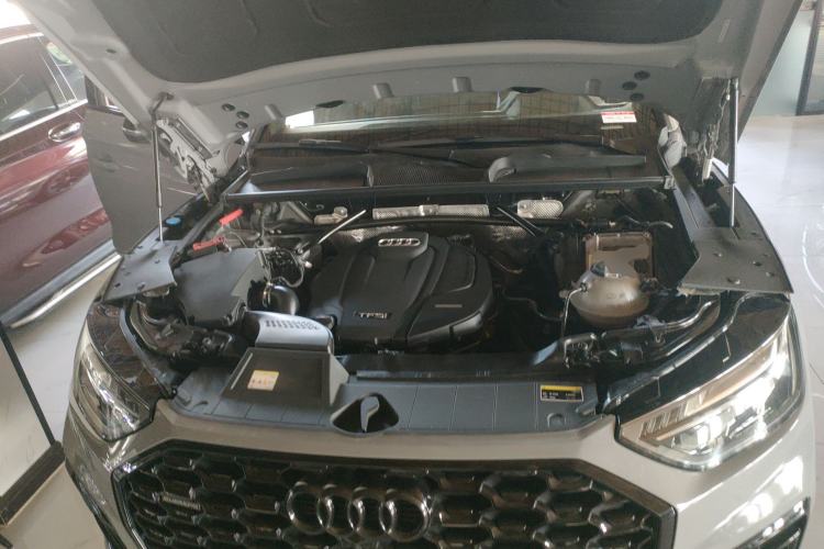 Used Audi Q5L Sportback 2022 40 TFSI Luxury Model Engine Bay