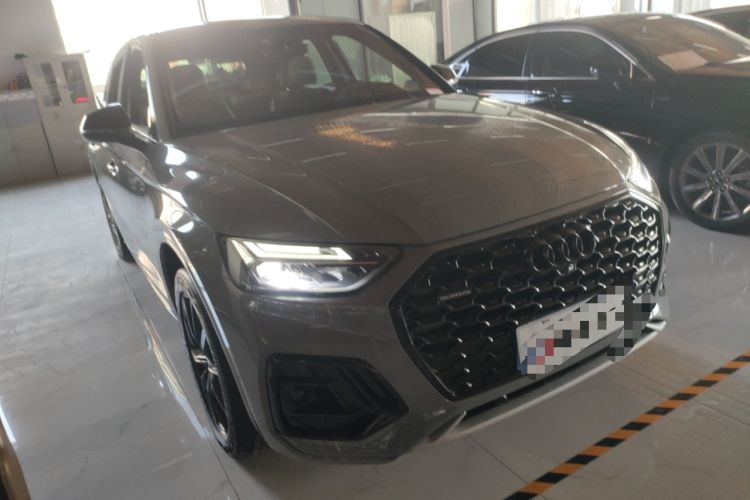 Used Audi Q5L Sportback 2022 40 TFSI Luxury Model Front Right 45 Deg