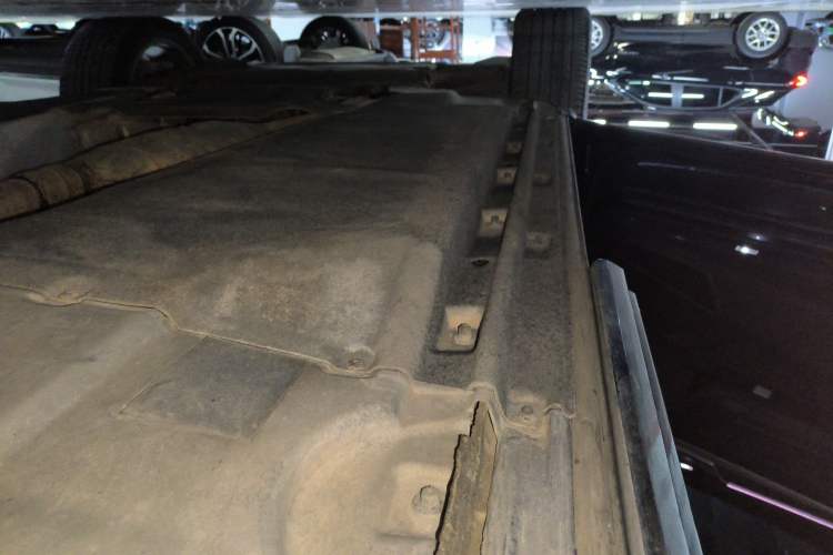 Used Audi Q5L Sportback 2022 Updated 40 TFSI Luxury Edition Left Side Sill