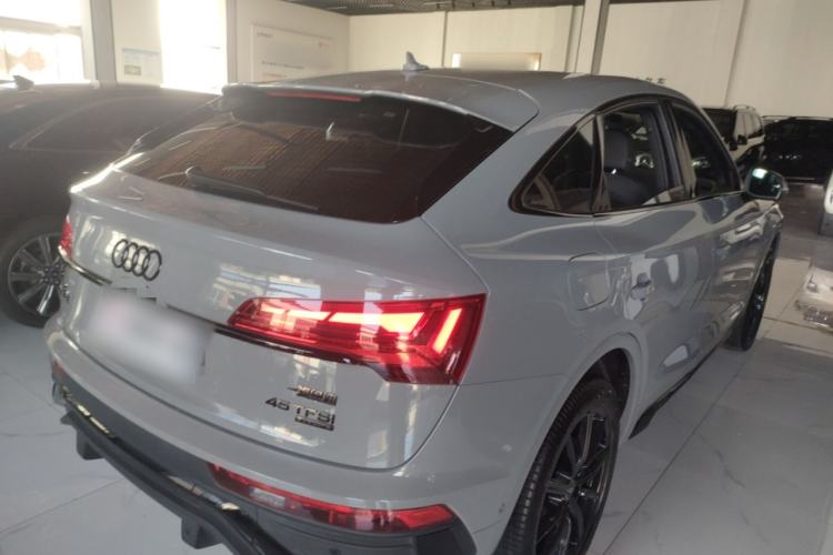 Used Audi Q5L Sportback 2022 40 TFSI Luxury Model Rear Right 45 Deg