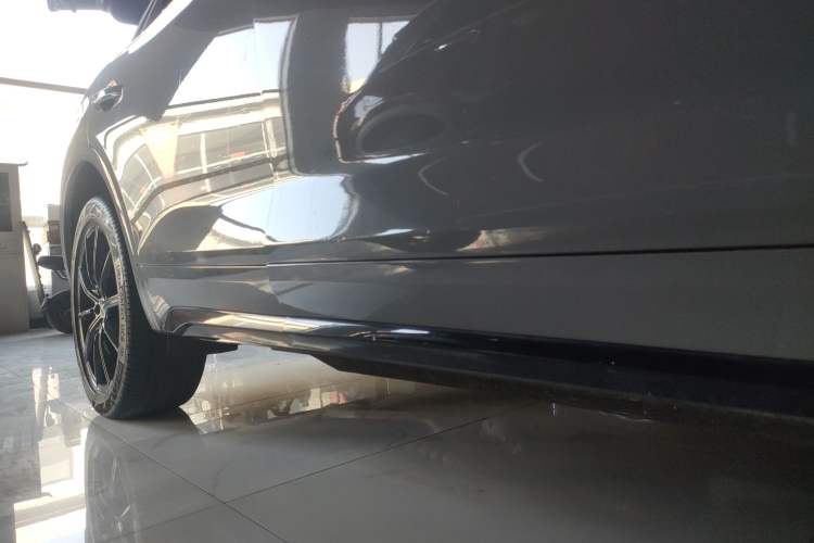 Used Audi Q5L Sportback 2022 40 TFSI Luxury Model Right Side Sill