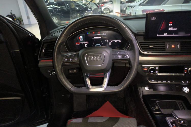 Used Audi Q5L Sportback 2022 Updated 40 TFSI Luxury Edition Steering Wheel