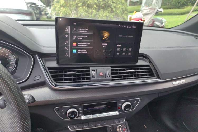 Used Audi Q5L Sportback 2022 40 TFSI Luxury Model Audio And AC Panel