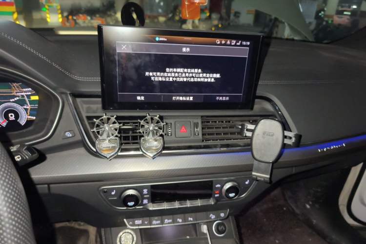 Used Audi Q5L Sportback 2022 Updated 40 TFSI Luxury Edition Audio And AC Panel