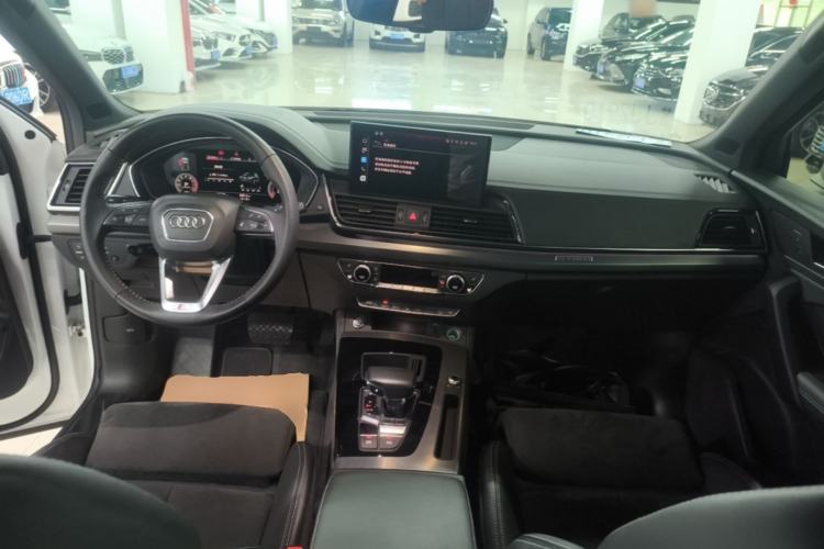 Used Audi Q5L Sportback 2022 40 TFSI Luxury Model Center Console