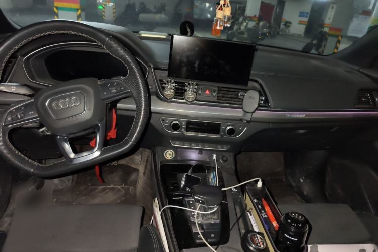 Used Audi Q5L Sportback 2022 Updated 40 TFSI Luxury Edition Center Console