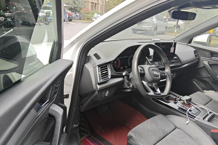 Used Audi Q5L Sportback 2022 40 TFSI Luxury Model Driver Seat