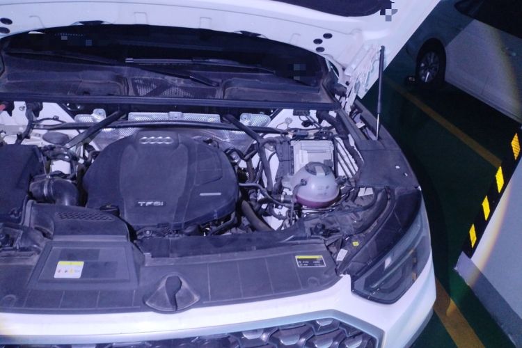Used Audi Q5L Sportback 2022 40 TFSI Luxury Model Engine Bay Left