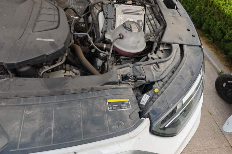 Used Audi Q5L Sportback 2022 40 TFSI Luxury Model Engine Bay Left