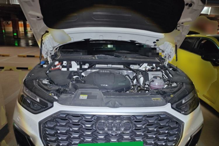 Used Audi Q5L Sportback 2022 40 TFSI Luxury Model Engine Bay