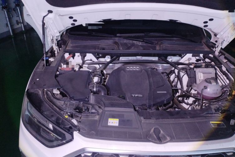 Used Audi Q5L Sportback 2022 40 TFSI Luxury Model Engine Bay Right