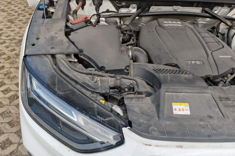 Used Audi Q5L Sportback 2022 40 TFSI Luxury Model Engine Bay Right