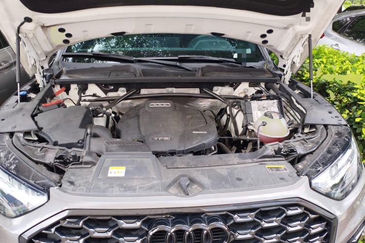 Used Audi Q5L Sportback 2022 45 TFSI Luxury Model Engine Bay