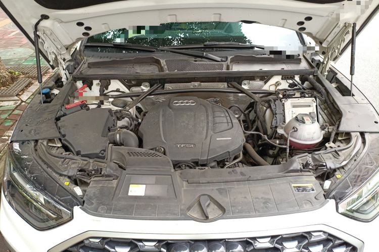 Used Audi Q5L Sportback 2022 40 TFSI Luxury Model Engine Bay