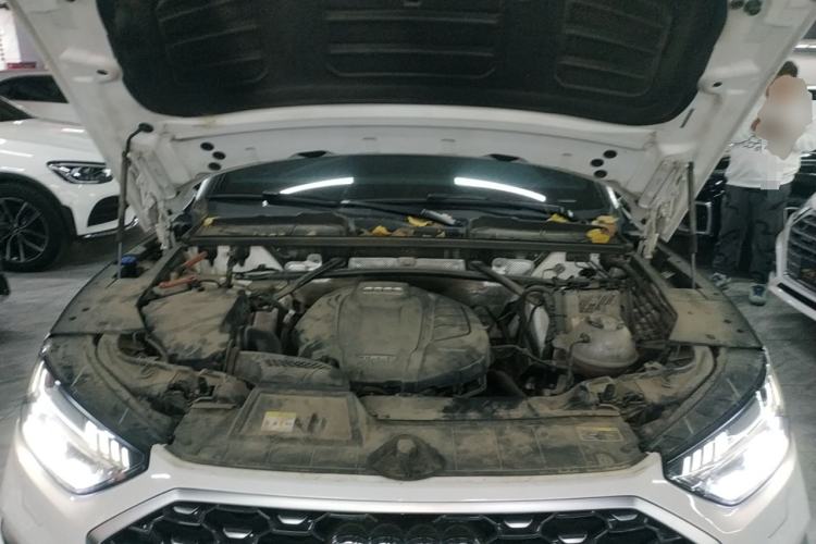 Used Audi Q5L Sportback 2022 45 TFSI Luxury Model Engine Bay
