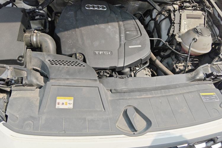 Used Audi Q5L Sportback 2022 40 TFSI Luxury Model Engine Bay