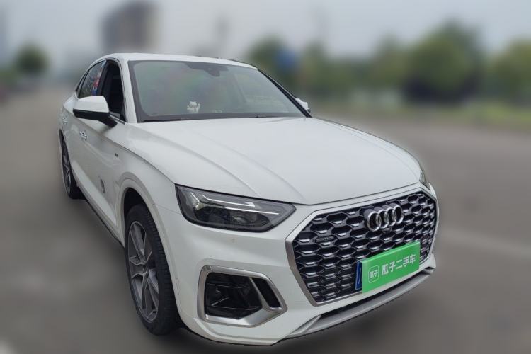 Used Audi Q5L Sportback 2022 40 TFSI Luxury Model Front Right 45 Deg