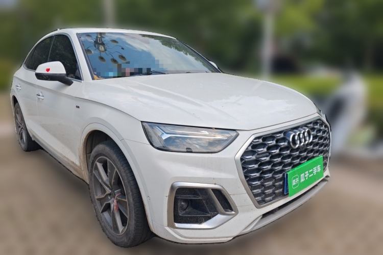 Used Audi Q5L Sportback 2022 40 TFSI Luxury Model Front Right 45 Deg