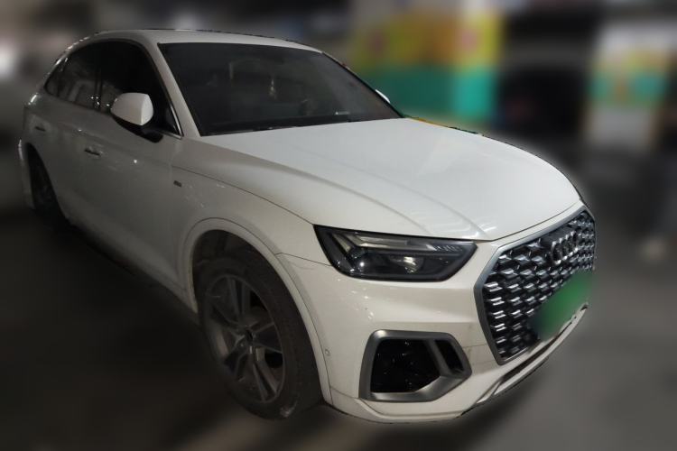 Used Audi Q5L Sportback 2022 Updated 40 TFSI Luxury Edition Front Right 45 Deg