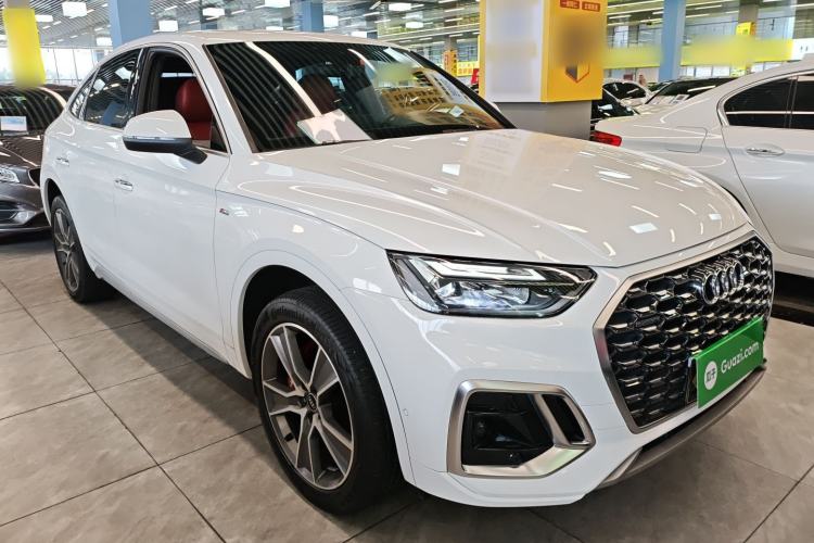 Used Audi Q5L Sportback 2022 40 TFSI Luxury Model Front Right 45 Deg