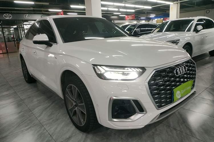 Used Audi Q5L Sportback 2022 45 TFSI Luxury Model Front Right 45 Deg
