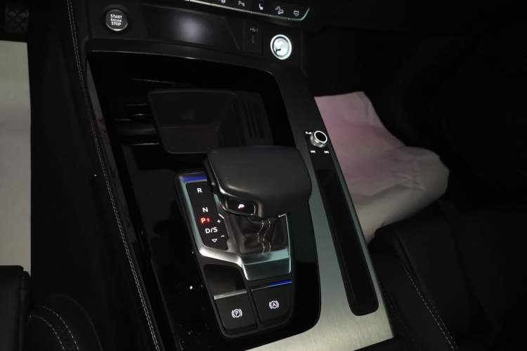 Used Audi Q5L Sportback 2022 40 TFSI Fashion Model Gear Lever