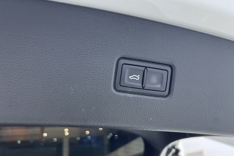 Used Audi Q5L Sportback 2022 Updated 40 TFSI Luxury Edition Interior 10