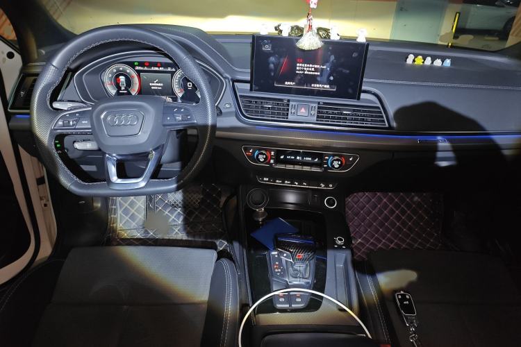 Used Audi Q5L Sportback 2022 40 TFSI Luxury Model Interior 2