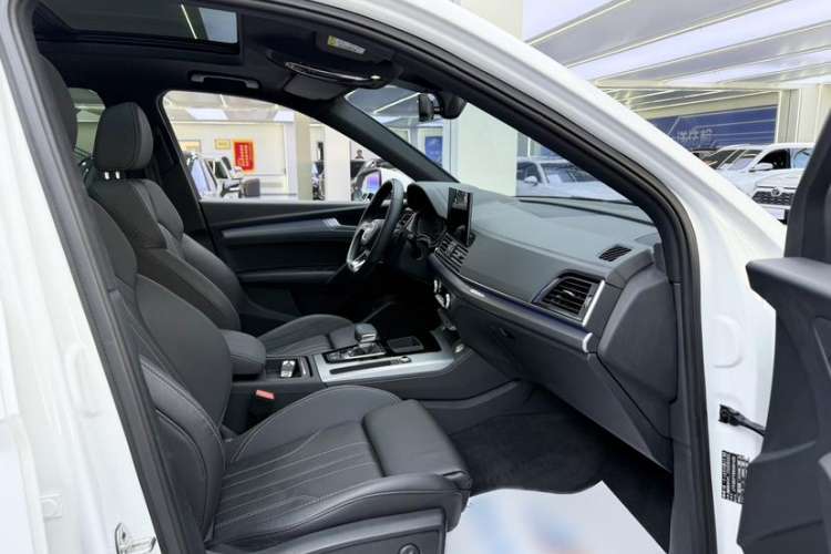 Used Audi Q5L Sportback 2022 40 TFSI Fashion Model Interior 3