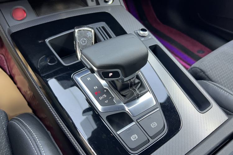 Used Audi Q5L Sportback 2022 Updated 40 TFSI Luxury Edition Interior 4