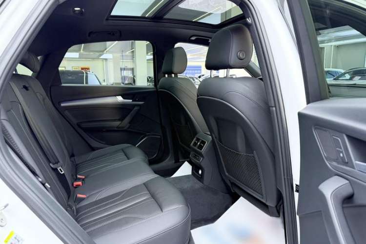 Used Audi Q5L Sportback 2022 40 TFSI Fashion Model Interior 4