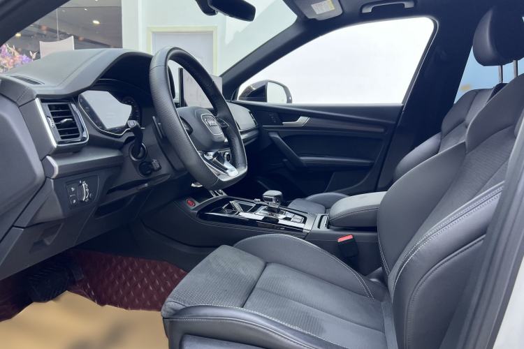 Used Audi Q5L Sportback 2022 Updated 40 TFSI Luxury Edition Interior 5