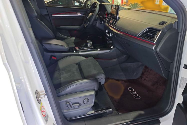 Used Audi Q5L Sportback 2022 40 TFSI Luxury Model Interior 7