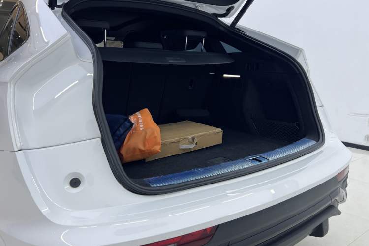 Used Audi Q5L Sportback 2022 Updated 40 TFSI Luxury Edition Interior 8
