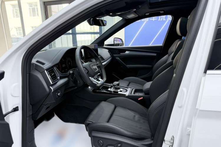 Used Audi Q5L Sportback 2022 40 TFSI Fashion Model Left Front Seat