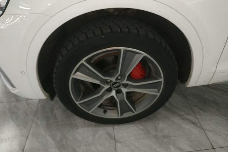 Used Audi Q5L Sportback 2022 45 TFSI Luxury Model Left Front Wheel Hub