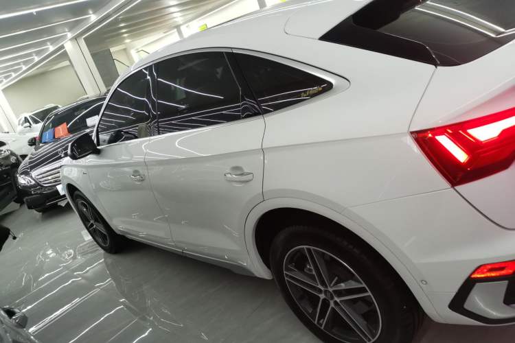 Used Audi Q5L Sportback 2022 40 TFSI Fashion Model Left Side