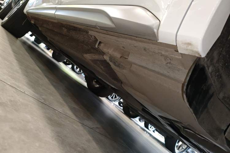 Used Audi Q5L Sportback 2022 40 TFSI Luxury Model Left Side Sill