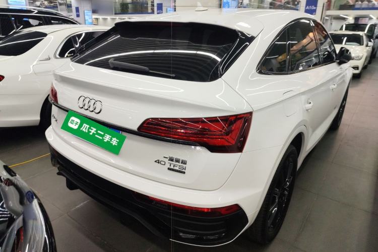 Used Audi Q5L Sportback 2022 40 TFSI Fashion Model Rear Right 45 Deg