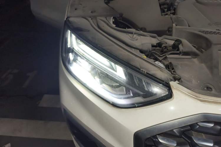 Used Audi Q5L Sportback 2022 Updated 40 TFSI Luxury Edition Right Front Headlight