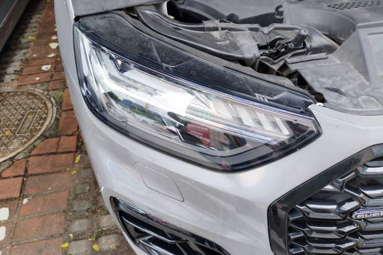 Used Audi Q5L Sportback 2022 45 TFSI Luxury Model Right Front Headlight